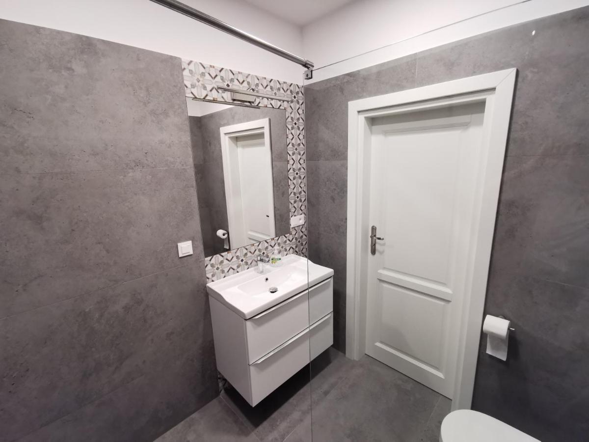 Nowe Apartamenty Zamkowa Vis A Vis Wawelu Краков Экстерьер фото